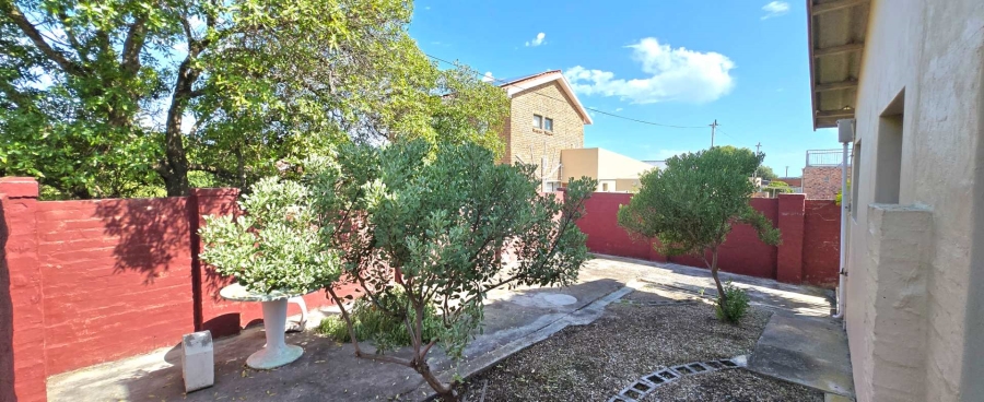 3 Bedroom Property for Sale in Franskraal Western Cape